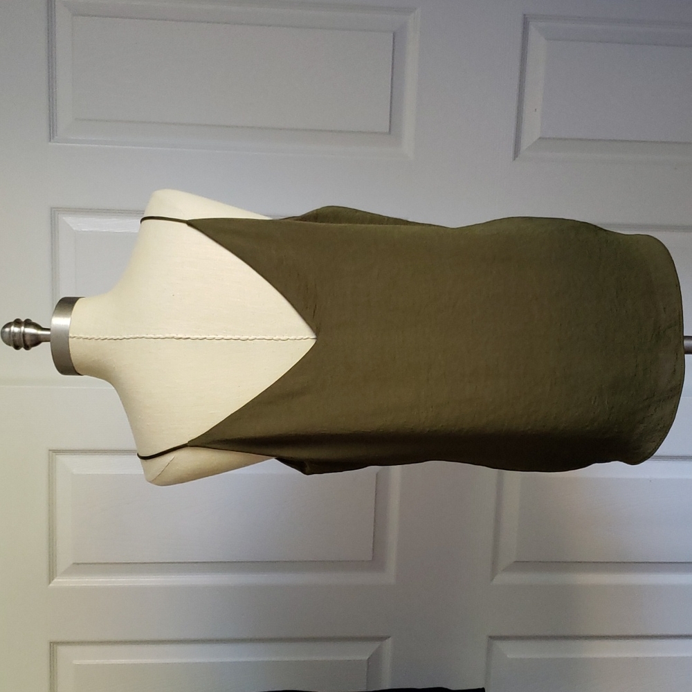Express Olive Tank - Picture 2 of 6
